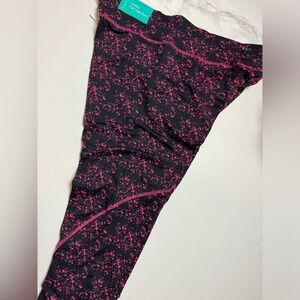 Crane 3/4 leggings with Stash Pocket , Ladies Fall yoga pants size XL NWT